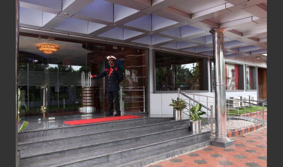 Nila Residency Hotel Shoranur ภายนอก รูปภาพ